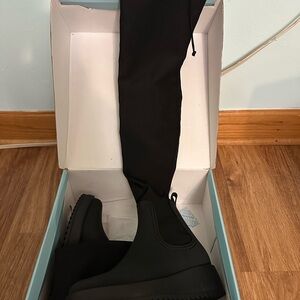 Black Over The Knee-High Boots